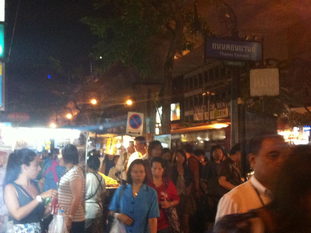 Smile Society Vandrehjem Bangkok Eksteriør billede