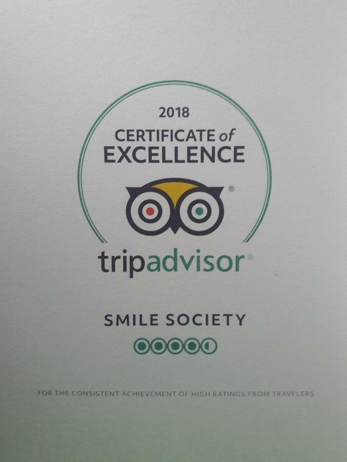 Smile Society Vandrehjem Bangkok Eksteriør billede